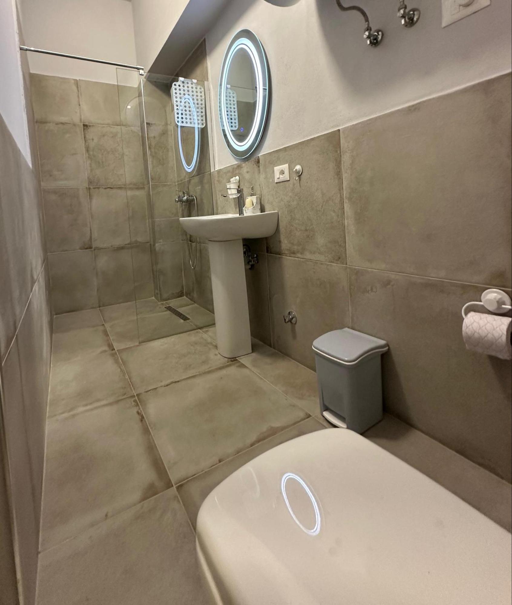 Las Palmas Guesthouse Shkodër Esterno foto