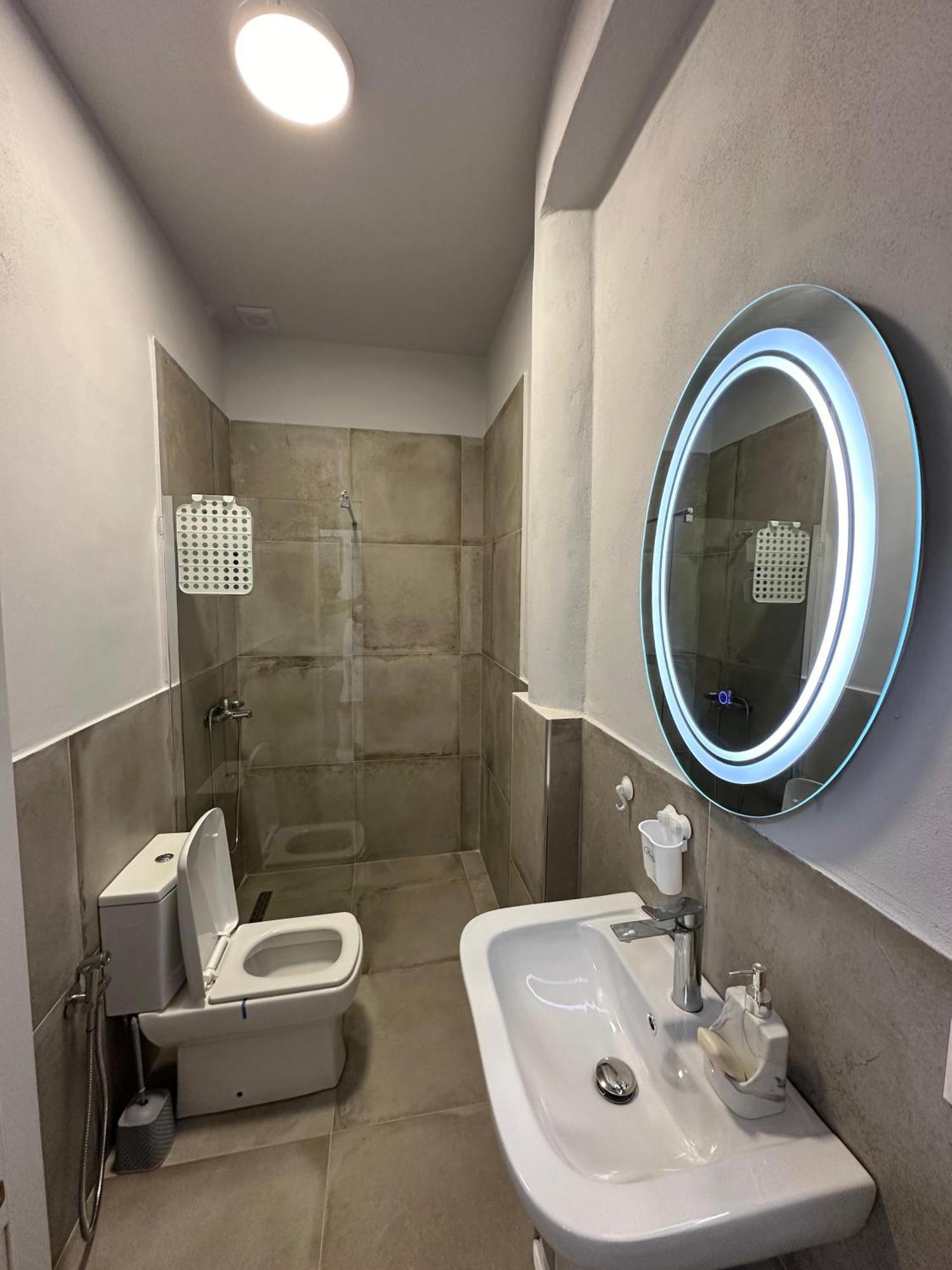 Las Palmas Guesthouse Shkodër Esterno foto