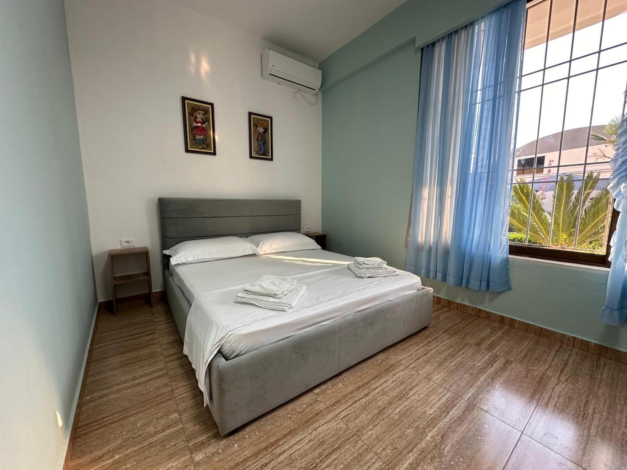 Las Palmas Guesthouse Shkodër Esterno foto